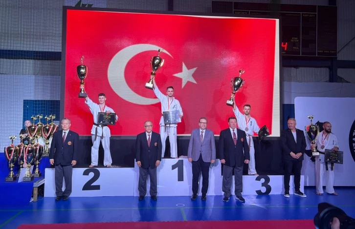 Bursa Yıldırım Belediyesi sporcularından tarihi başarı 
