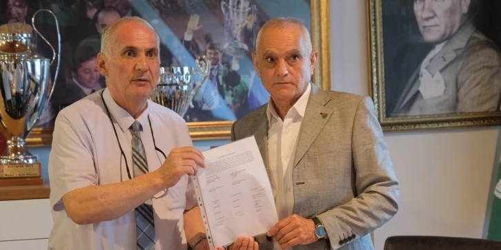Bursaspor’un yeni başkanı Recep Günay mazbatasını aldı