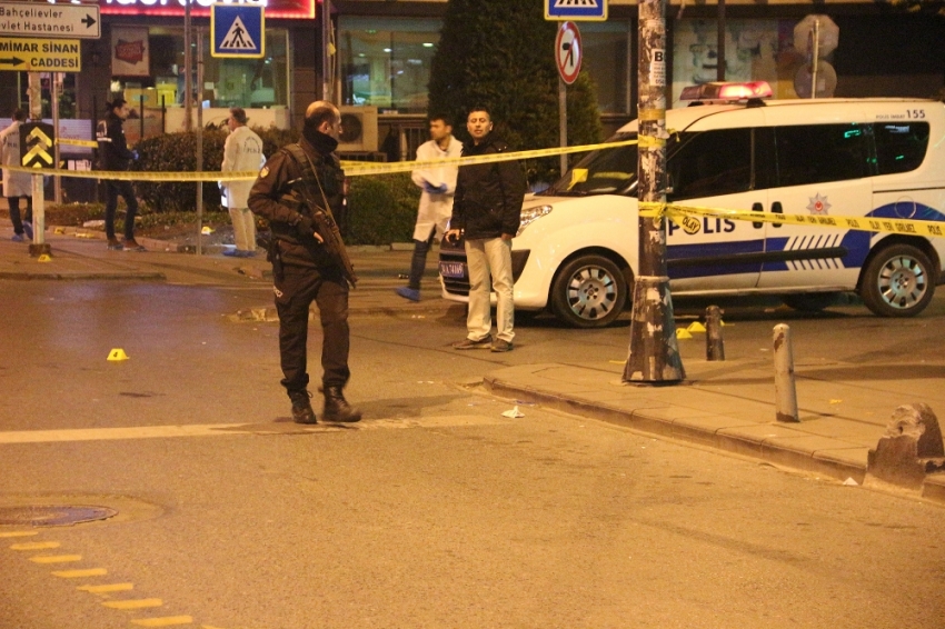İstanbul’da silahlı kavga: Biri polis 3 yaralı