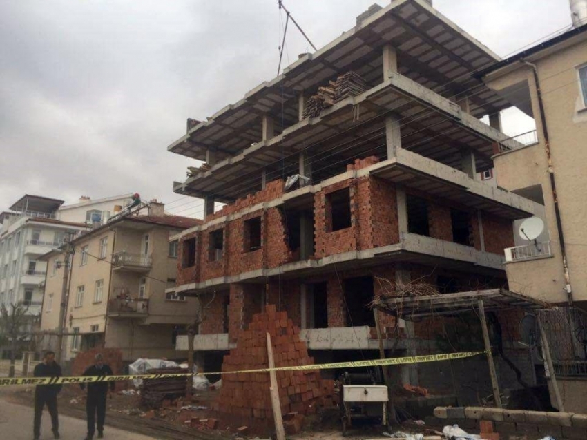 4'üncü kattan düşen inşaat işçisi öldü
