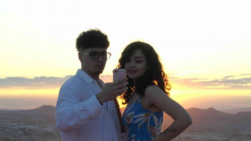 Kapadokya’da gün batımında evlenme teklifi etti