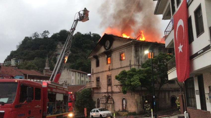 Bursa'daki tarihi binada ikinci yangın