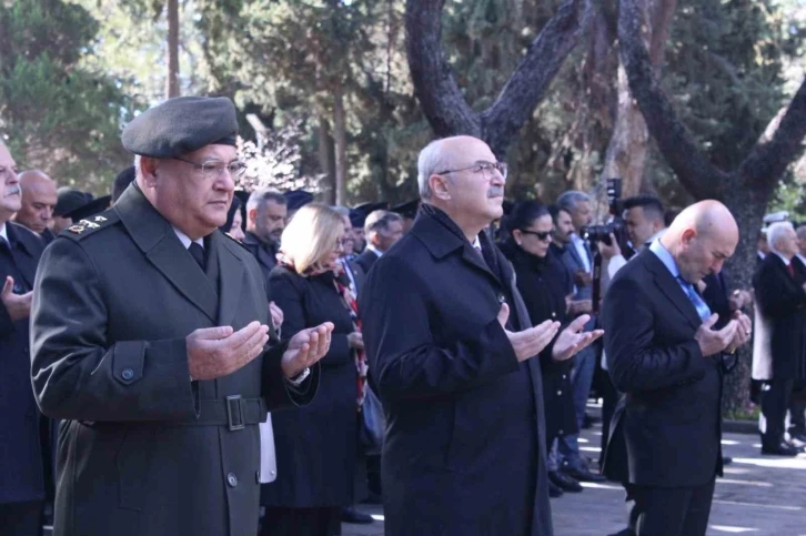 Çanakkale şehitleri İzmir’de törenle anıldı
