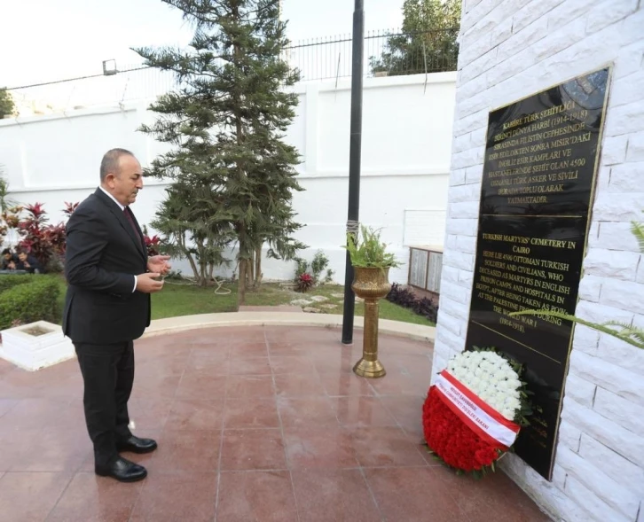Çavuşoğlu, Kahire’de 18 Mart Şehitlerini Anma Günü ve Çanakkale Deniz Zaferi törenine katıldı
