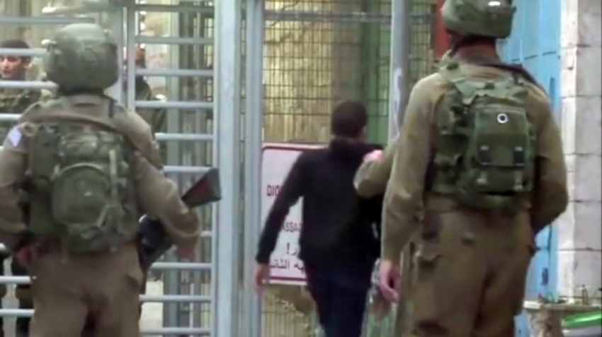 İsrail askerleri 9 Filistinliyi gözaltına aldı