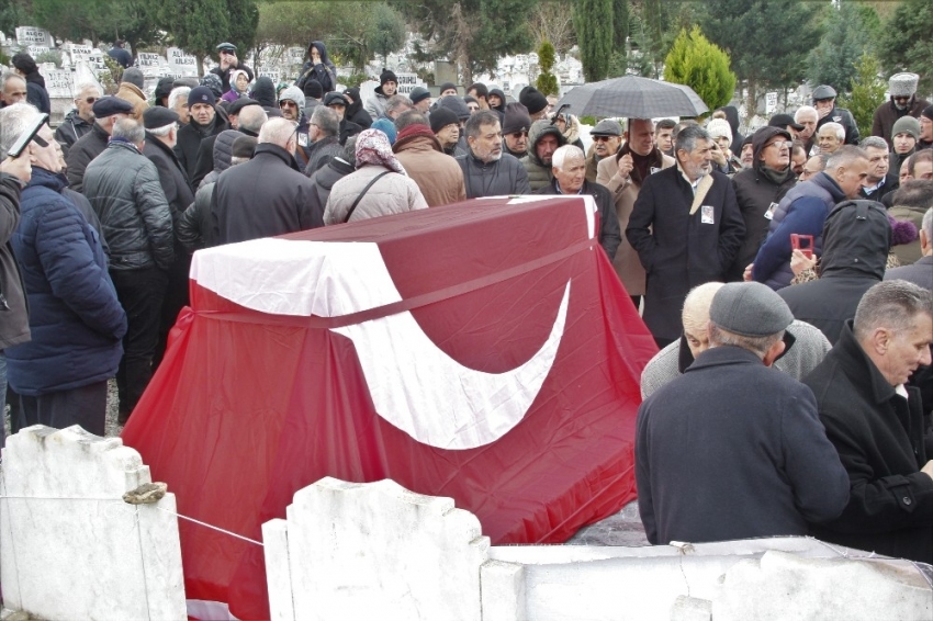 Ozan Arif mezarı başında anıldı