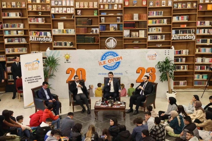 Çevre, Şehircilik ve İklim Değişikliği Bakanı Kurum, Ankara’da gençlerle bir araya geldi
