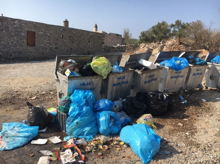 Ege'deki turizm cennetinde çöp krizi