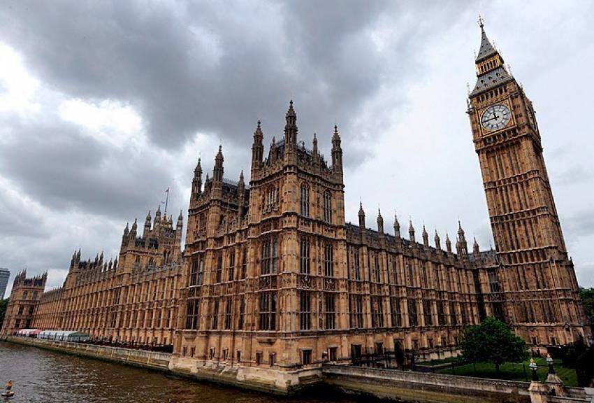 Tarihi İngiliz parlamentosu çürüyor