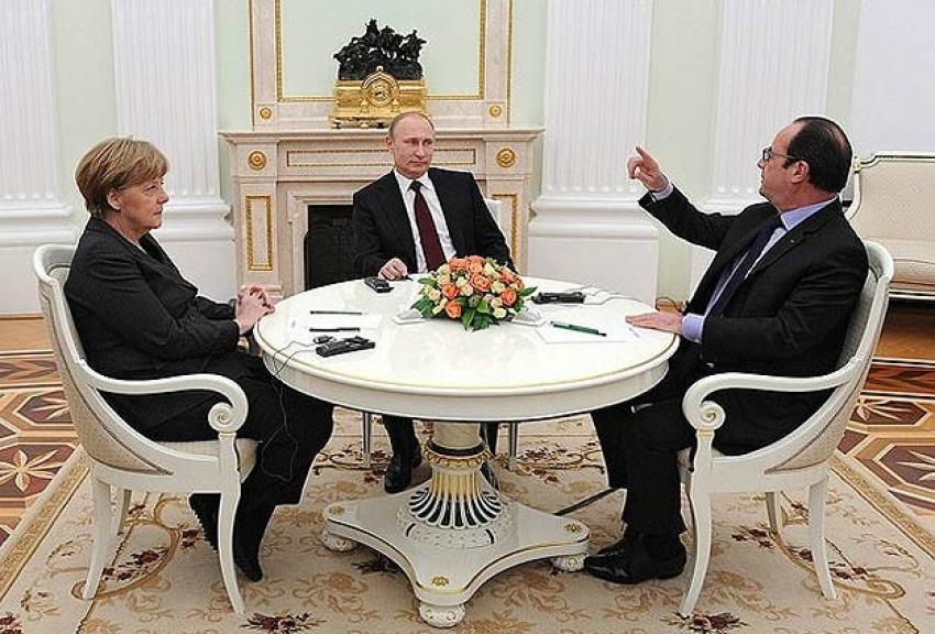 Putin, Hollande ve Merkel'le Ukrayna'yı görüştü