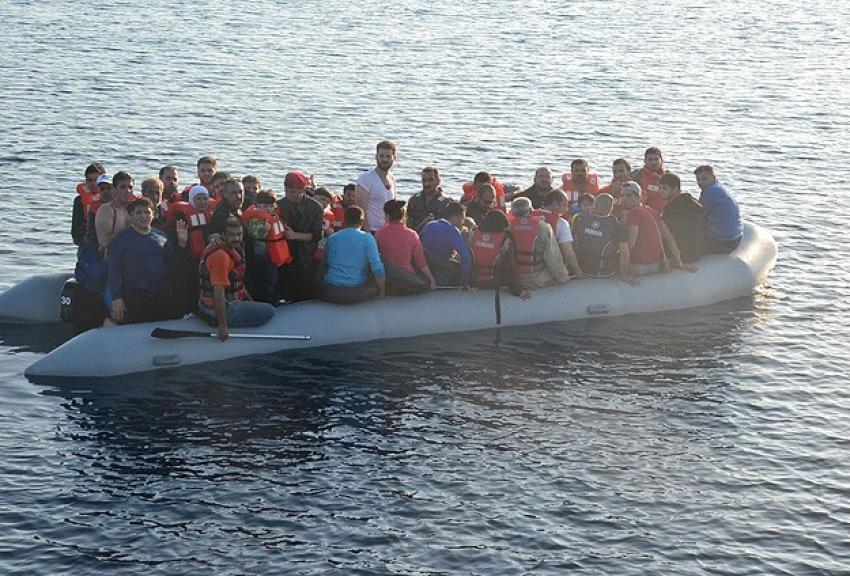 Ege Denizi'nde 5 günde 955 kaçak kurtarıldı