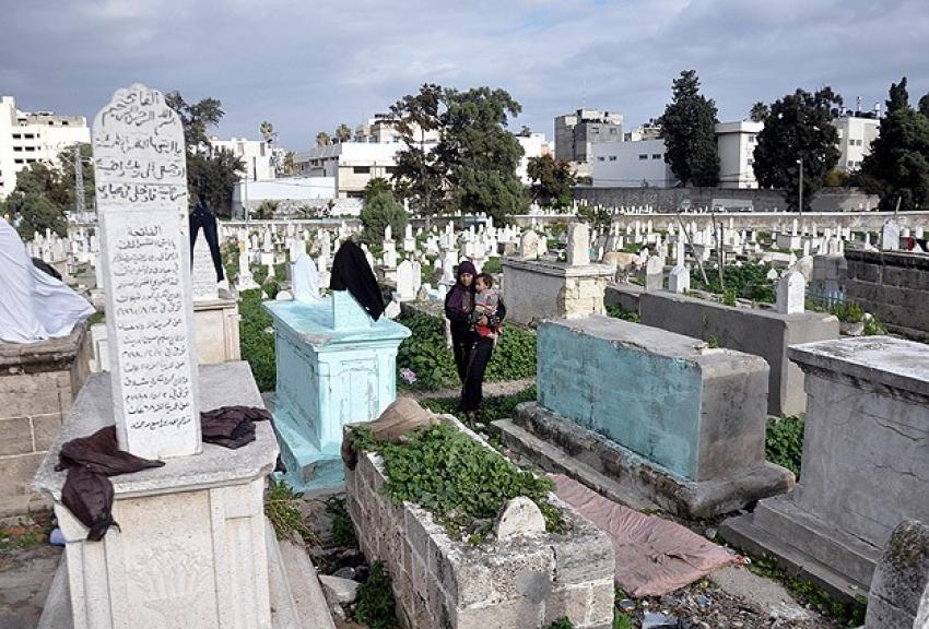 Müslüman mezarlığına Yahudi yerleşim birimi