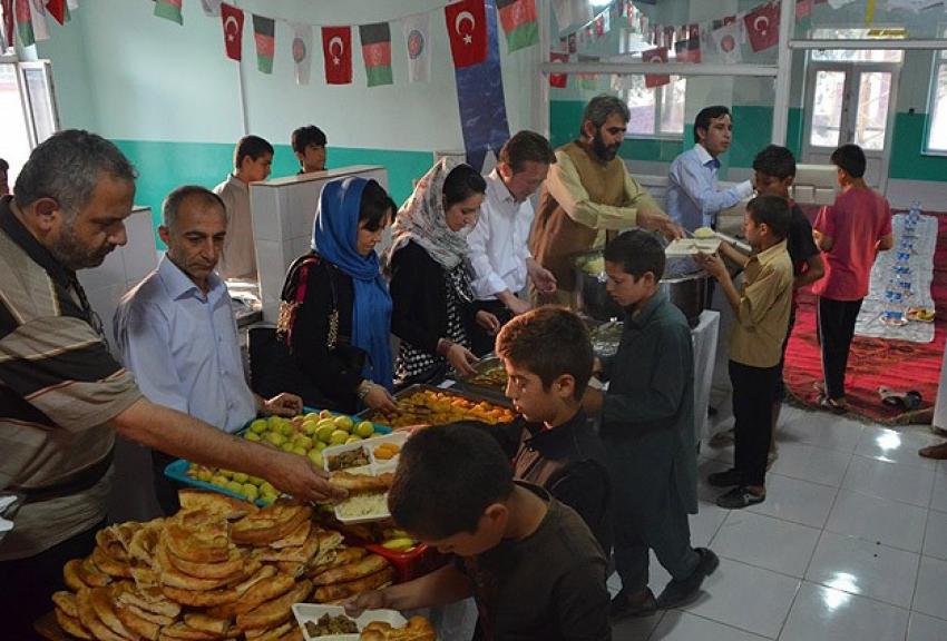 TİKA’dan Afganistan’da 500 yetime iftar