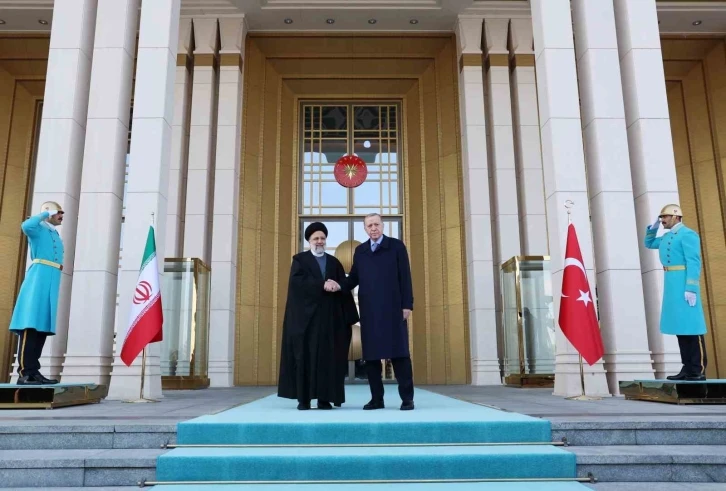 Cumhurbaşkanı Erdoğan, İran Cumhurbaşkanı Reisi’yi resmi törenle karşıladı
