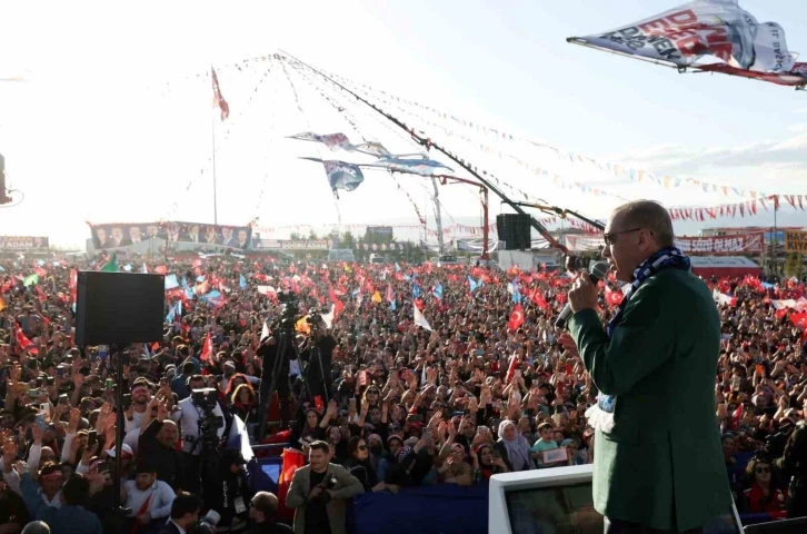 Cumhurbaşkanı Erdoğan: “Koalisyonun tüm pis işlerini milliyetçi görünümlü ortağı İYİ Parti’ye vermişler”

