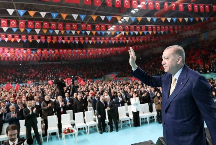 Cumhurbaşkanı Erdoğan: "Hükümetimizin gündeminin değişmez ilk maddesi depremde yıkılan şehirlerimizin yeniden inşası ve ihyasıdır"
