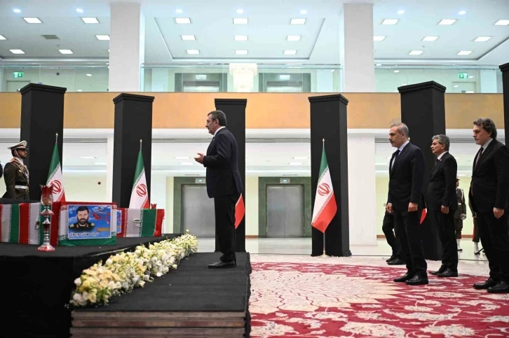 Cumhurbaşkanı Yardımcısı Yılmaz ve Bakan Fidan taziye için Tahran’da

