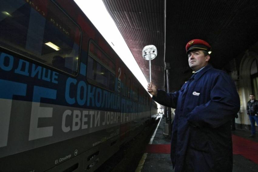 Kosova ile Sırbistan arasında ’tren’ gerginliği