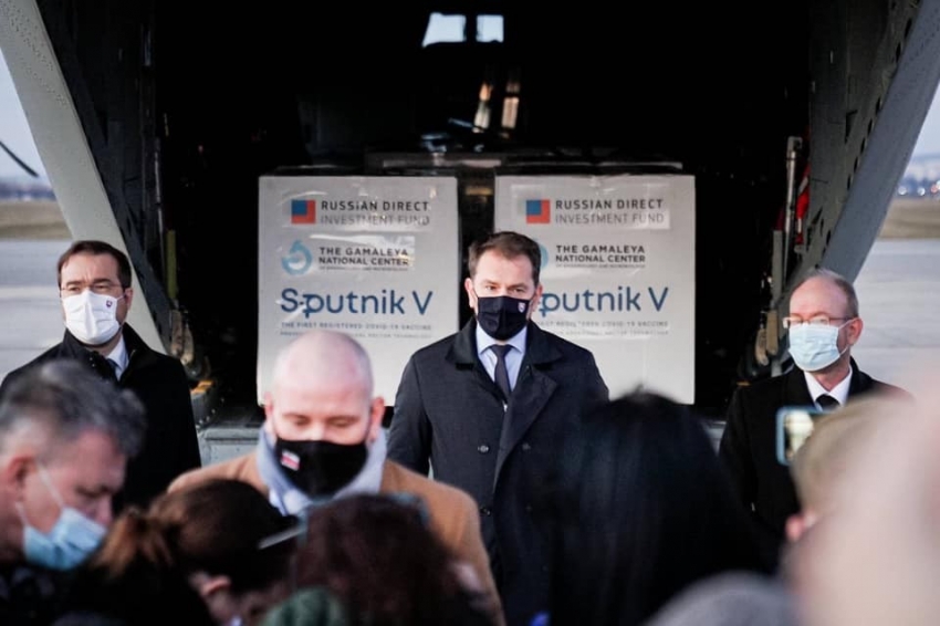 Slovakya’ya Sputnik V aşılarının ilk kısmı ulaştı