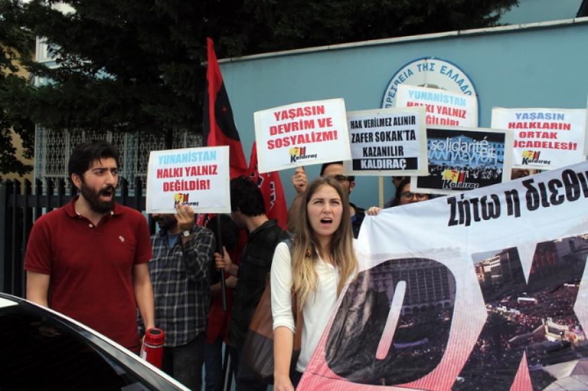 Büyükelçilik önünde Yunanistan’a destek eylemi
