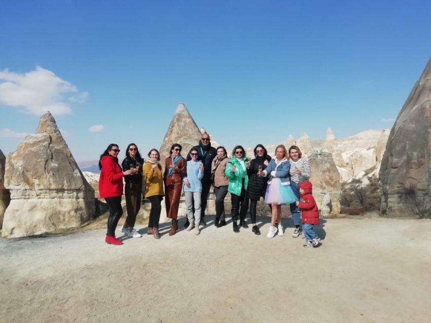 Rus turistler, Kapadokya’da Dünya Kadınlar Günü’nü kutladı