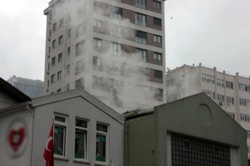 Kadıköy’de özel eğitim kurumunda yangın paniği