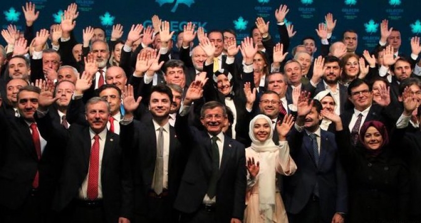 AK Parti'den istifa edip Davutoğlu'nun partisine geçiyor!