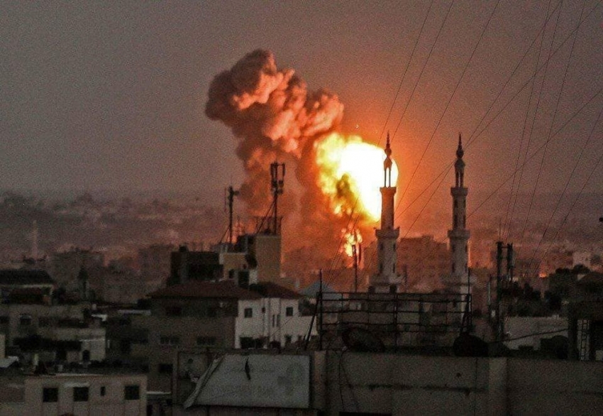 İsrail Gazze şeridini bombalıyor