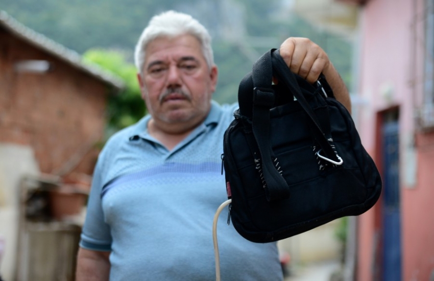 Bursa'da kalplerini çantalarında taşıyorlar