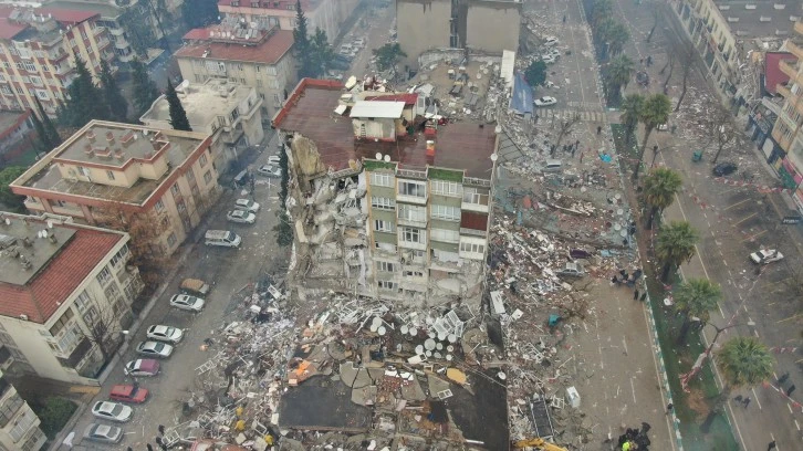 Depremde can kaybı 2921'e yükseldi