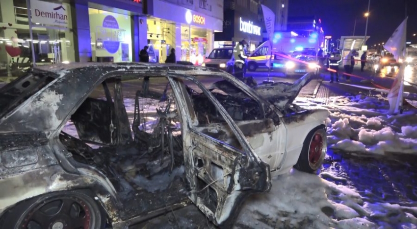Bursa'da kaza sonrası araç patladı