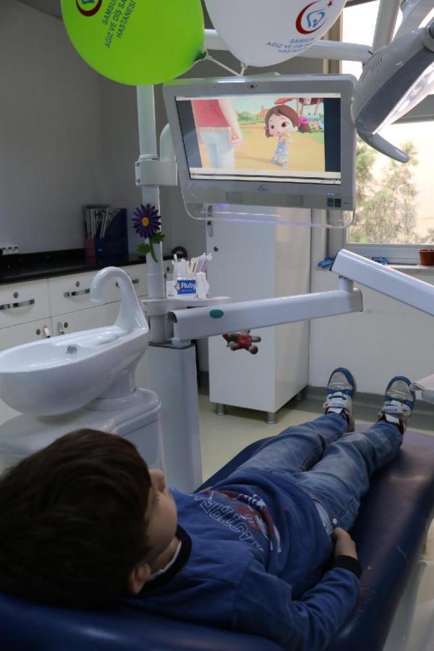 Çocuklara özel dişçi koltuğu