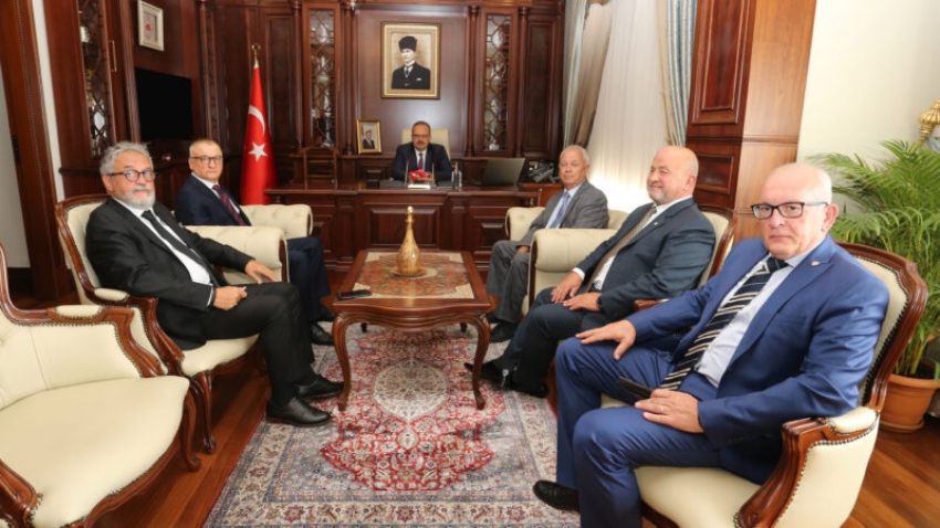 Bursaspor Divan Kurulu Vali Canbolat'ı ziyaret etti