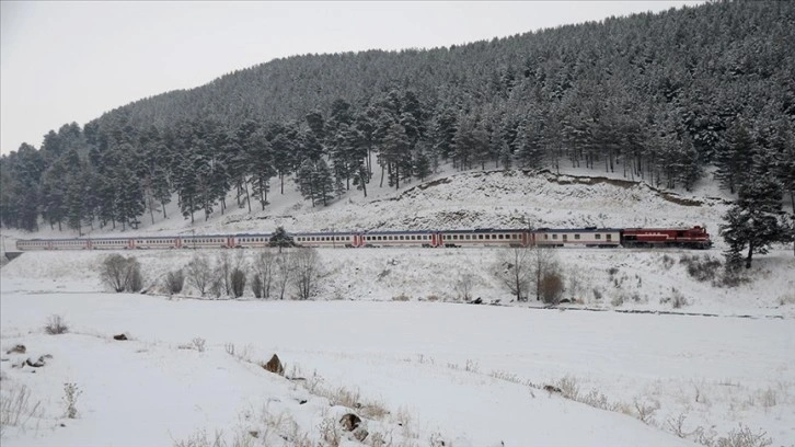 Doğu Anadolu'da yoğun kar etkili oluyor