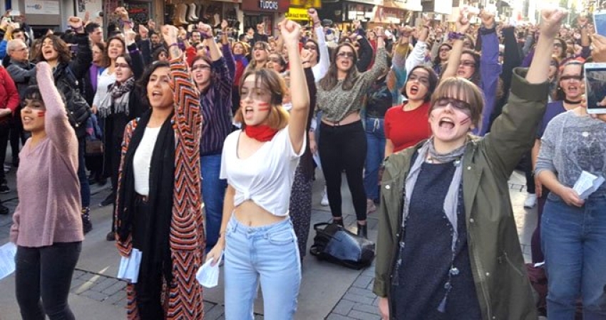 İzmir'de binlerce kadından 'Las Tesis' eylemi 