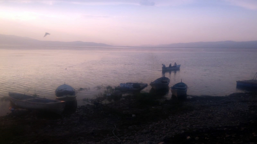 Marmara Gölü’nde tekne alabora oldu: 3 kişi kurtarıldı, 2 kişi kayıp