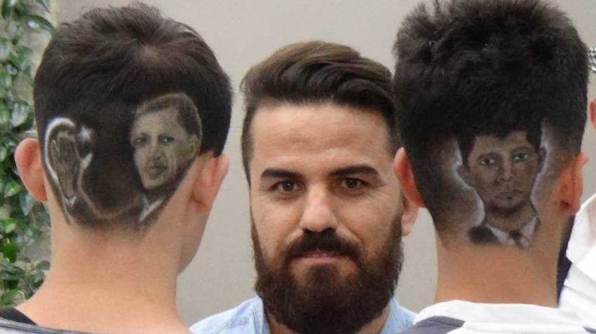 Erdoğan ve Halisdemir’n portrelerini saçlarına kazıdılar