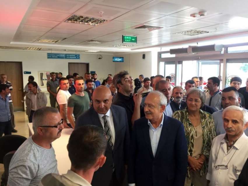 Kılıçdaroğlu, yaralanan işçileri ziyaret etti