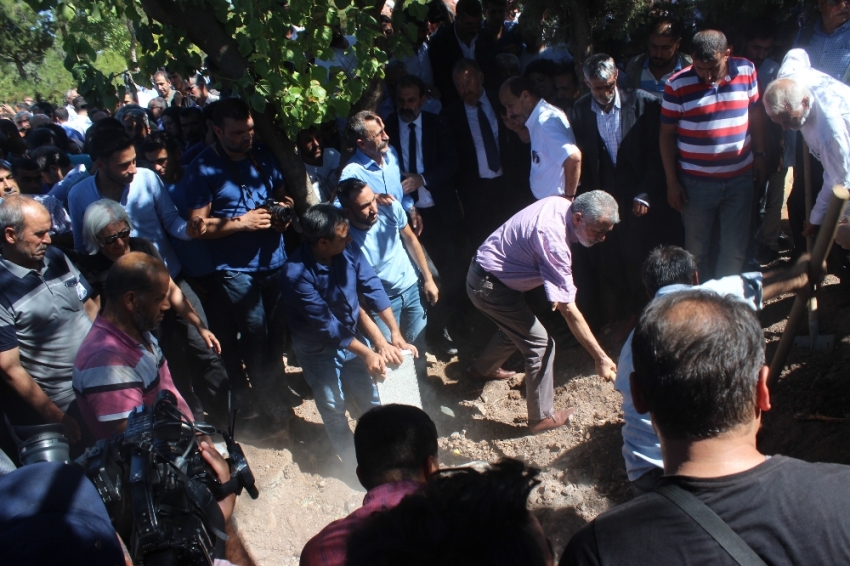 HDP’li İbrahim Ayhan’ın cenazesi Siverek’te toprağa verildi
