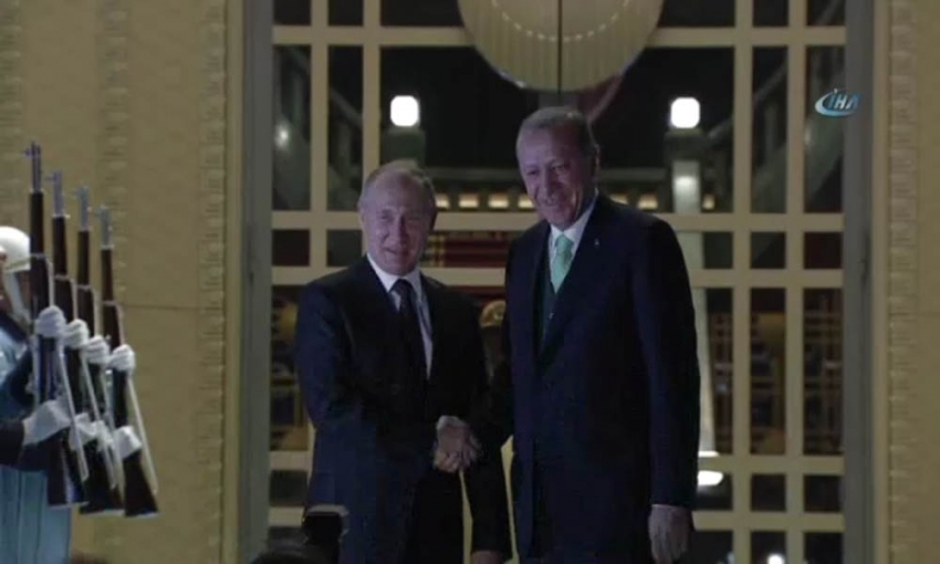 Cumhurbaşkanı Erdoğan, Putin’i Külliyede karşıladı