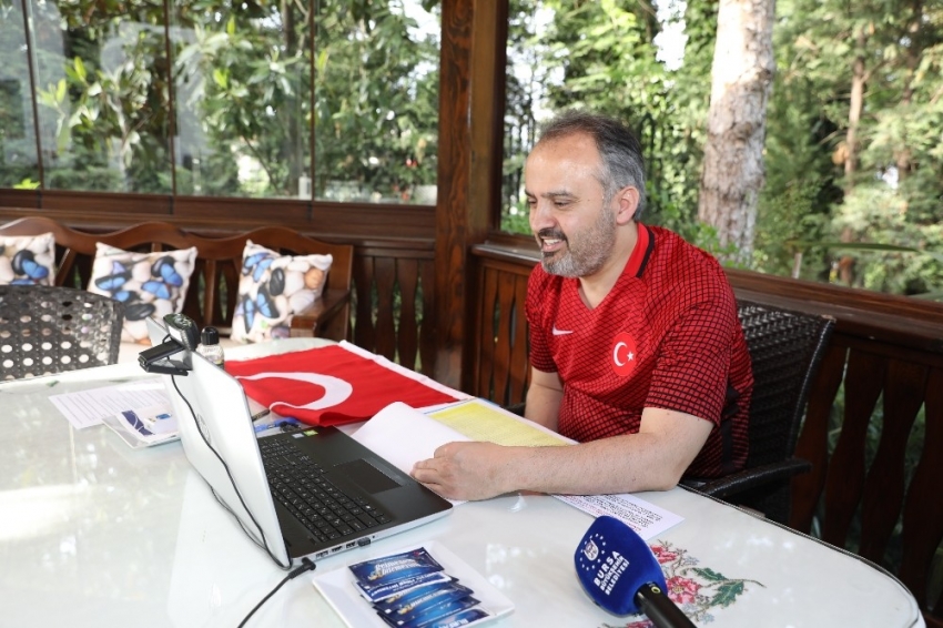  Bursa'da Başkan Aktaş milli sporcularla buluştu