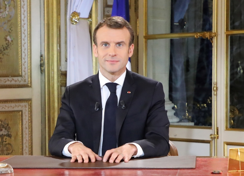 Macron: “Ekonomik ve sosyal OHAL’deyiz”