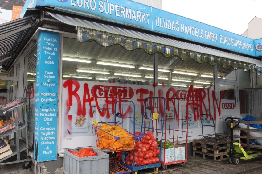 Almanya’da Türk marketine saldırı