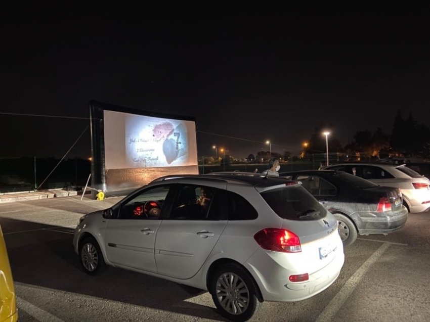 Bursa'da otomobilde film keyfi