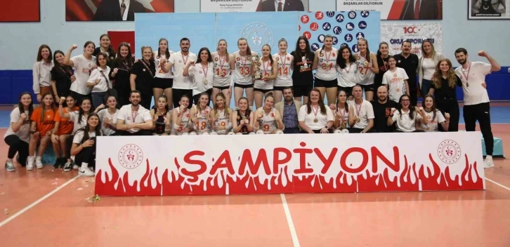 Eczacıbaşı Yıldız Kız Takımı Türkiye şampiyonu oldu
