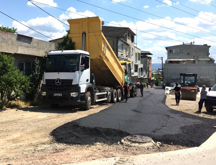 Osmangazi'de asfaltlama çalışmaları devam ediyor