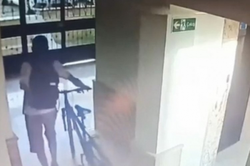 Bursa'da bisiklet hırsızının rahatlığı 'pes' dedirtti