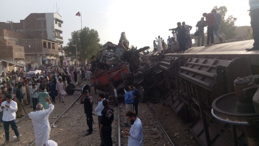Pakistan’da tren kazası: 3 ölü