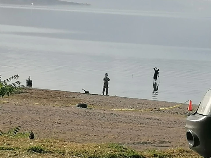 Eğirdir Gölü’nde bulunan el bombaları imha edilmek üzere gölden çıkarıldı
