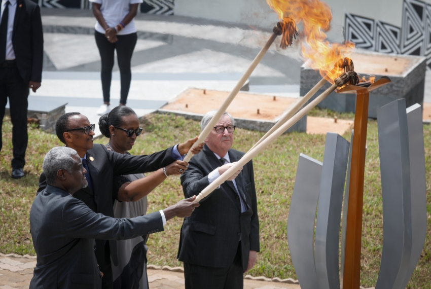 Ruanda'da katliamın 25'inci yılı anılıyor